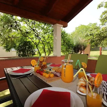 Melisa 5 By Interhome Casa vacanze Porec